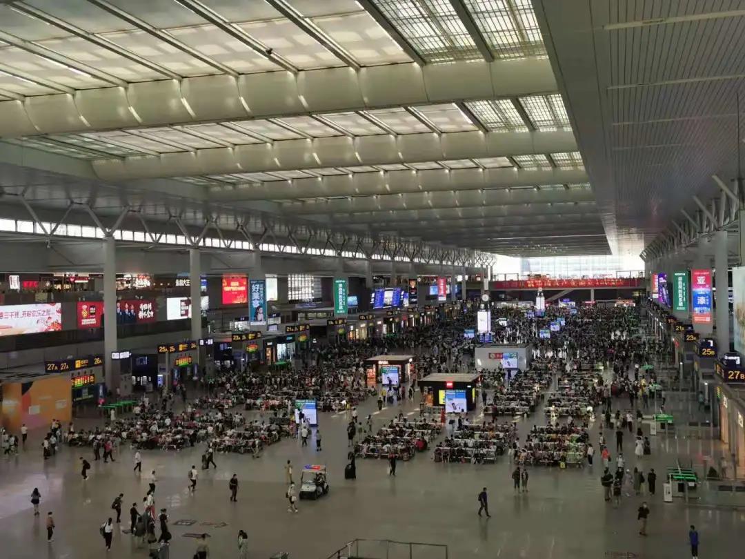 臺(tái)風(fēng)“煙花”再次登陸，上海、寧波港各碼頭已宣布恢復(fù)相關(guān)作業(yè)！