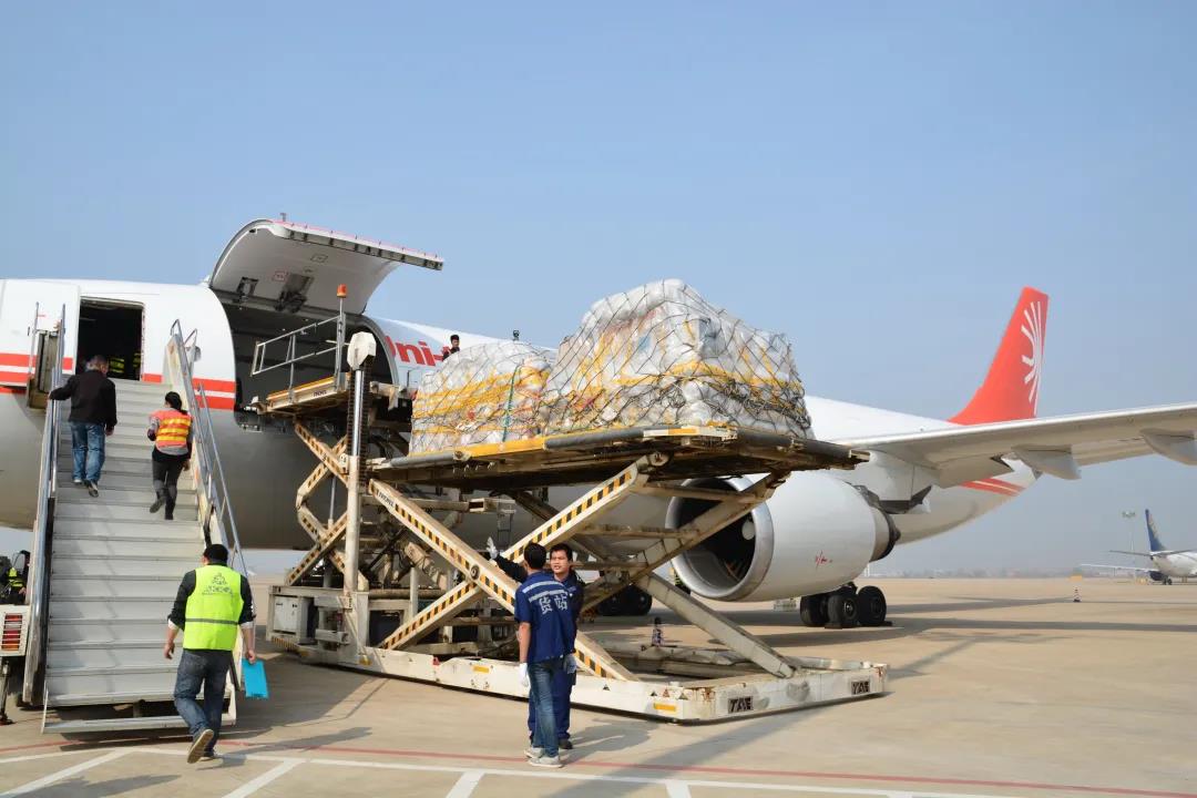 航空貨運破局 “吃瓜看空戰(zhàn)”