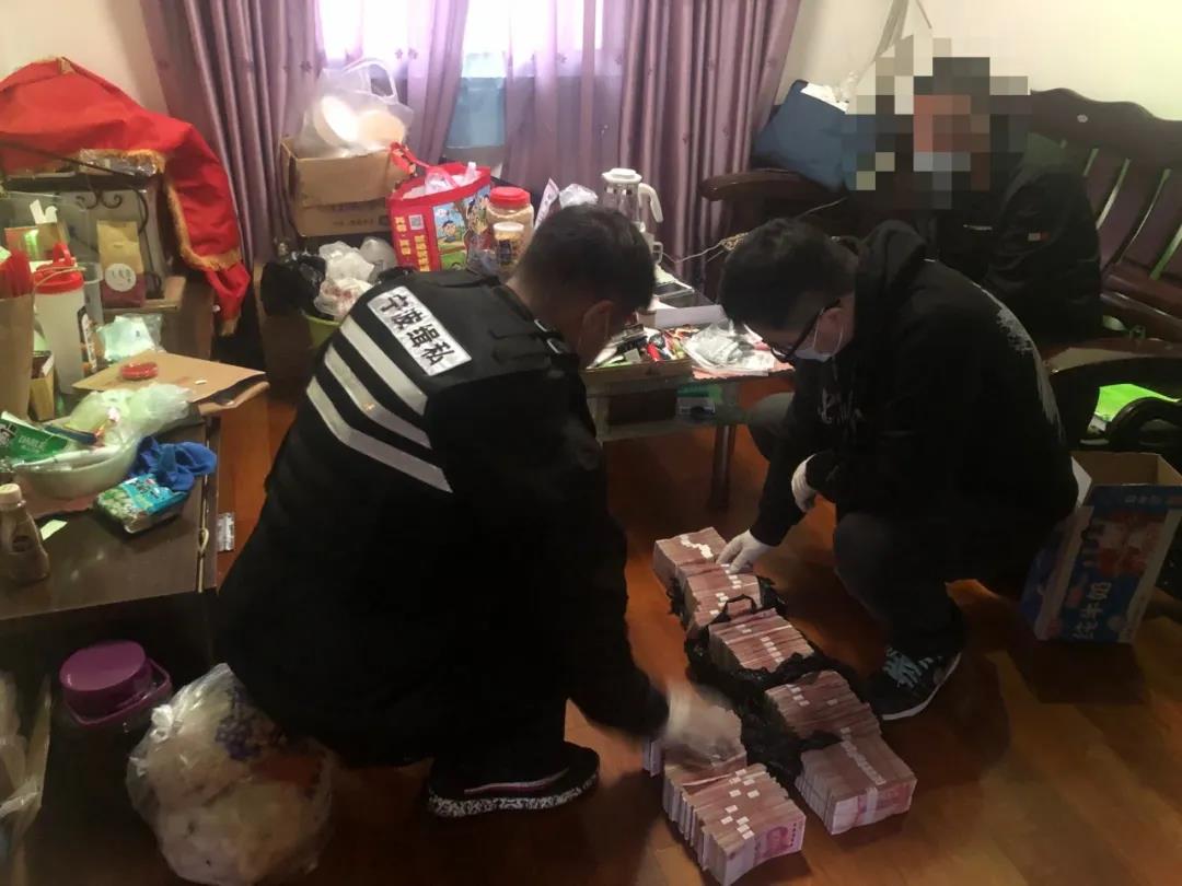 打擊成品油走私今晨收網(wǎng)，近100萬噸成品油，50億元大案告破  