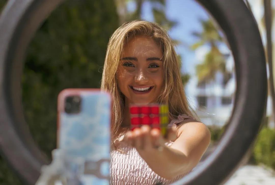 「TikTok」是如何制造爆款的？
