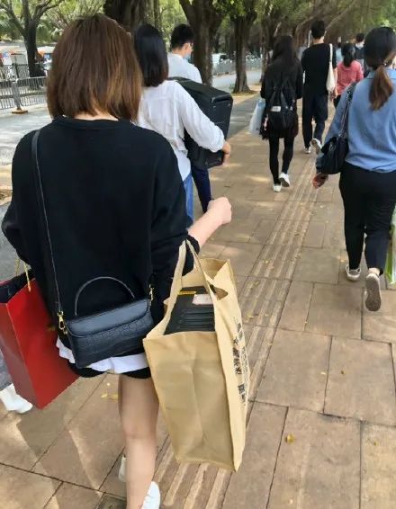 最新“咚雞”！深圳解封第一天，賣家迎來報(bào)復(fù)性發(fā)貨？