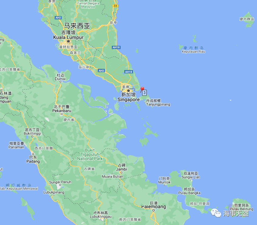 海盜手持AK47+大刀，搶劫了一艘件雜貨船