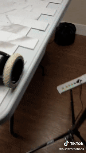 TikTok上的打工人內(nèi)卷實(shí)錄，或成爆款助推器？！
