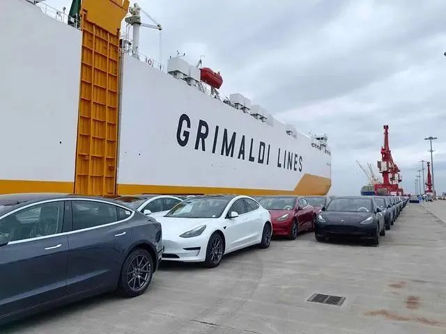 超15000輛汽車(chē)裝船！國(guó)慶假期洋山口岸汽車(chē)出口熱勢(shì)延續(xù)