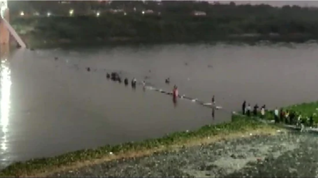 突發(fā)！印度，大批民眾墜河，已致91人死亡
