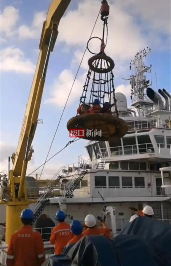東海一漁船與貨船碰撞后沉沒(méi)，3人獲救11人失蹤...