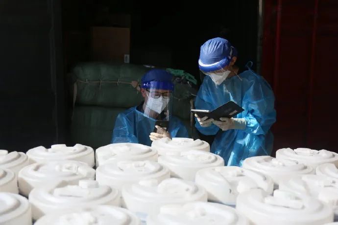 剛剛！海關(guān)又通報查獲多起危險品瞞報夾藏！涉事企業(yè)或受重罰！切勿瞞報沖貨?。? data-filename=
