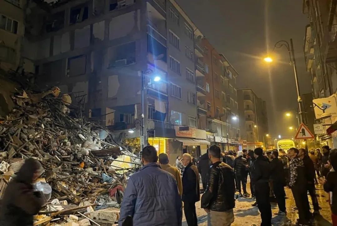 大地震，匯率暴跌