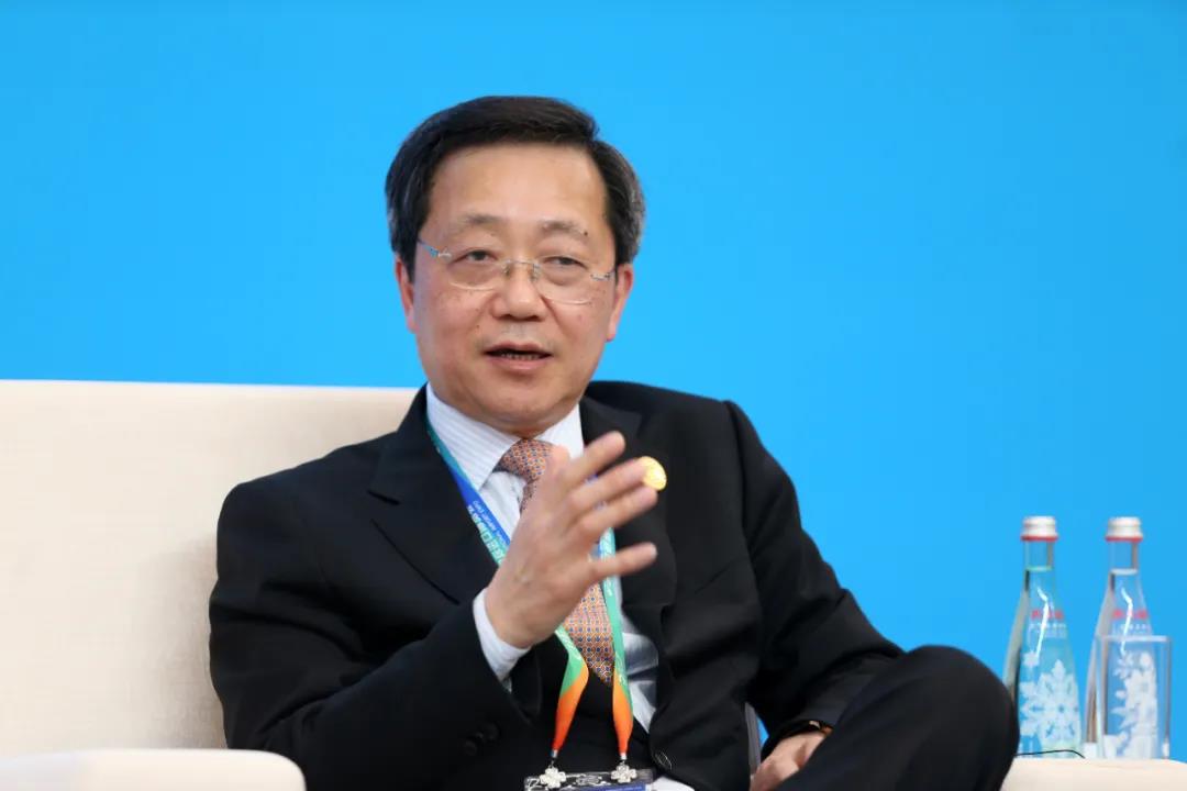 許立榮: 境內(nèi)經(jīng)濟(jì)活動(dòng)采用人民幣結(jié)算十分迫切|為全球海運(yùn)和貿(mào)易爭(zhēng)端處理注入更多“中國(guó)元素”