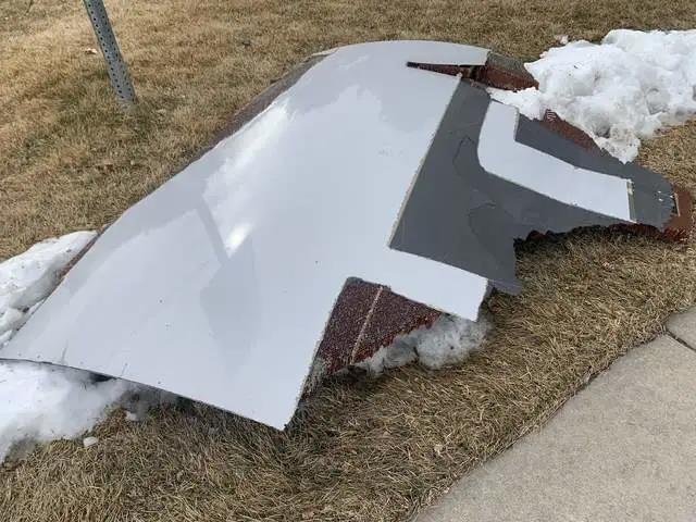 突發(fā)！美聯(lián)航發(fā)動機空中爆炸，機長緊急求救迫降，美國災(zāi)禍不斷嚴重影響生活和交通物流 