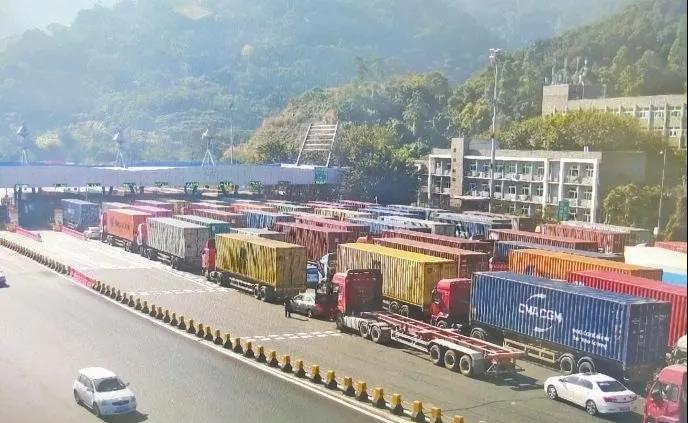 工廠提前出貨，拖車嚴重擁堵，鹽田港區(qū)回應四大熱點問題！