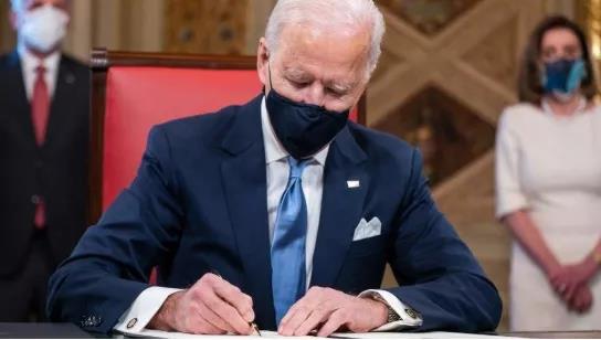 第1天上任，拜登簽署17項行政令！重新加入巴黎氣候協(xié)定和世衛(wèi)組織等