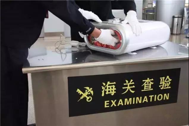 貨物被海關扣押期間產生的堆存費用應由誰承擔？