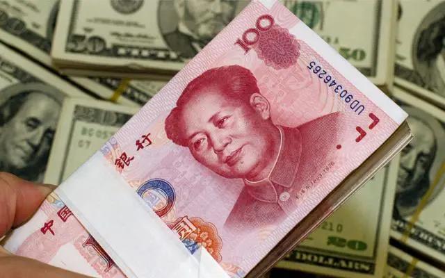 人民幣對美元匯率跨入6.4時代 專家提醒外貿(mào)企業(yè)減少單邊押注