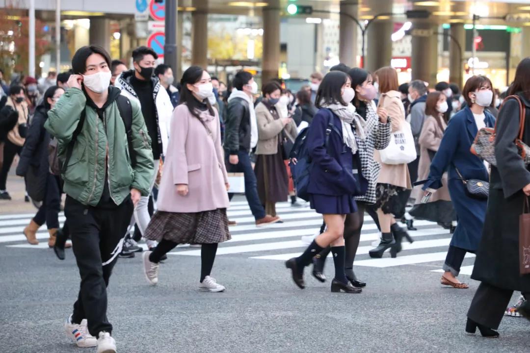 日本“封國(guó)”至明年1月底！經(jīng)濟(jì)或要到2022年才能恢復(fù)