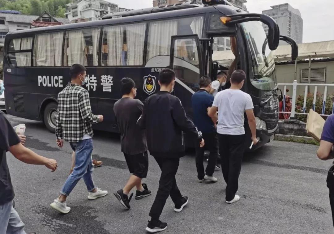 警方查獲多省市騙稅團(tuán)伙，深圳15家、寧波264家，東莞24小時(shí)查封18家工廠！