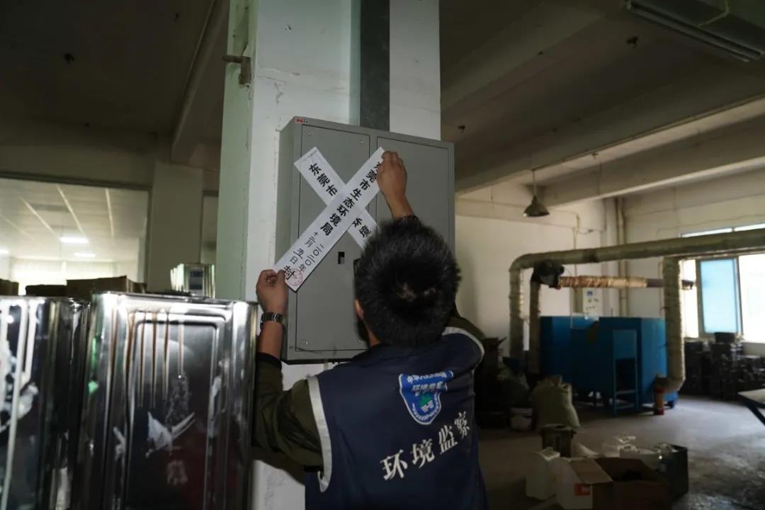 警方查獲多省市騙稅團(tuán)伙，深圳15家、寧波264家，東莞24小時(shí)查封18家工廠！