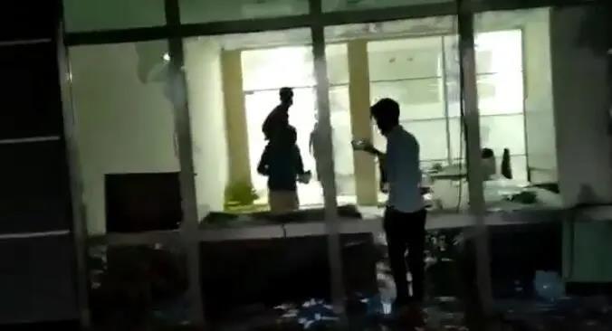 蘋果印度工廠大暴亂！近2000人打砸搶燒，放火摧毀設(shè)備