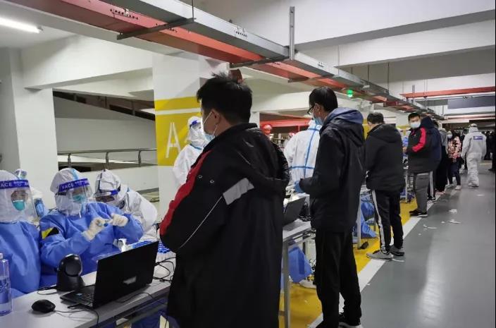 浦東機場相關(guān)確診增至7例，源頭聚焦在北美輸入航空集裝器，關(guān)注機場貨站最新提貨通知！