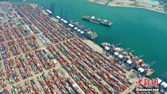 前三季度中國貨物貿(mào)易進(jìn)出口總值23.12萬億 同比增0.7%