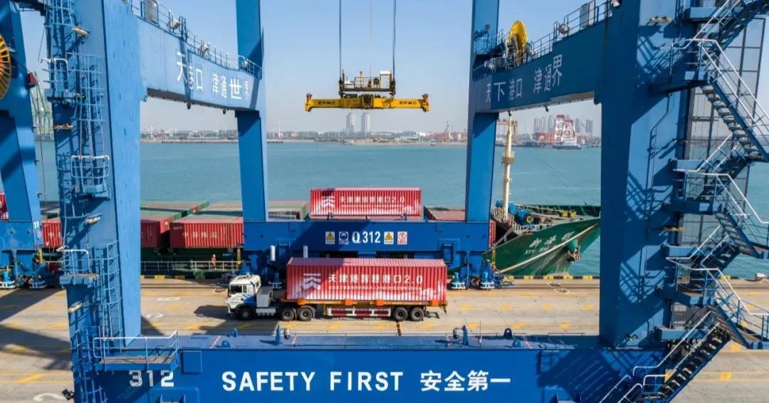天津港攻克集裝箱碼頭自動(dòng)化改造世界難題！