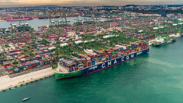 20723TEU！達(dá)飛“雅克薩德”輪創(chuàng)下單船貨運(yùn)量新世界紀(jì)錄