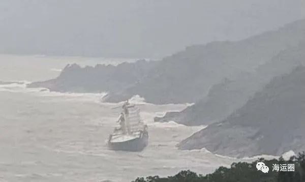 “鬼船”？越南海域發(fā)現(xiàn)一遺棄集裝箱船，船體斷裂，船員生死存疑……